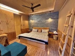 brow dipper house by humming woods