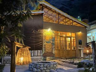 brow dipper house by humming woods