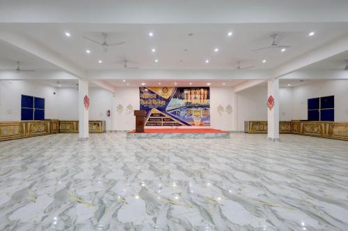 the golden nacre palace
