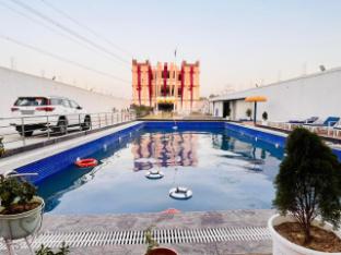 the golden nacre palace