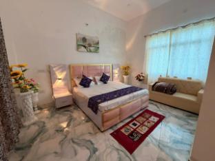 the golden nacre palace