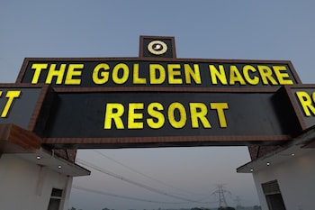 the golden nacre palace