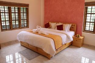 hotel emerald suites at airport