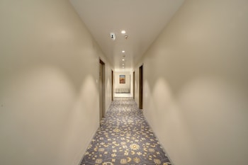 Staybird Capital- Business Hotel,,3 star