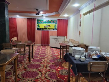 new samrat hotel and restaurant