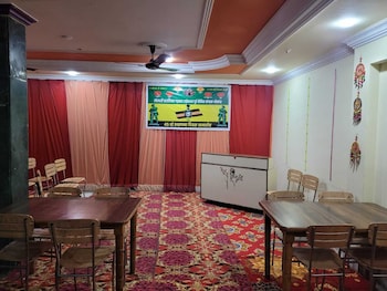 new samrat hotel and restaurant
