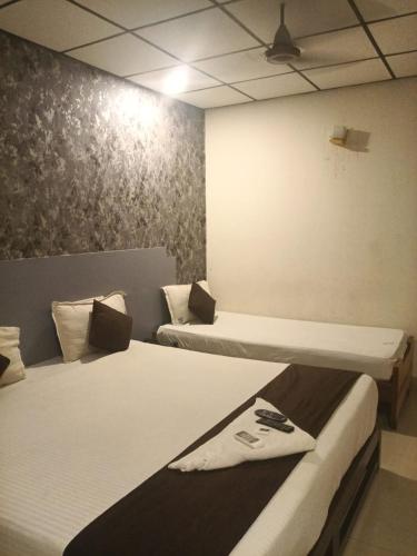 Raajnest Service Apartments,,4 star