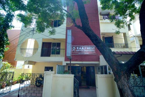 Raajnest Service Apartments,,4 star