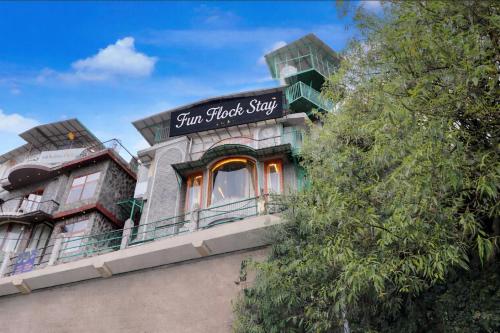 Fun Flock Stay,,2 star