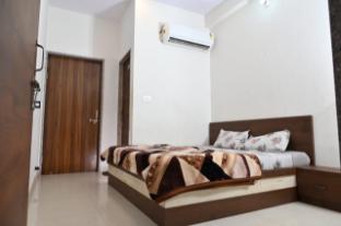 hotel raj palace and restaurant