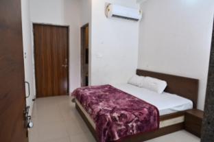 hotel raj palace and restaurant