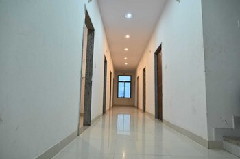 hotel raj palace and restaurant