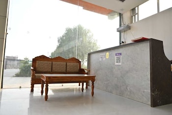 hotel raj palace and restaurant