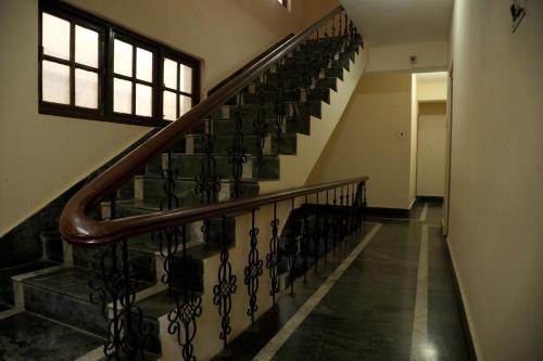 os hotel hidden flower