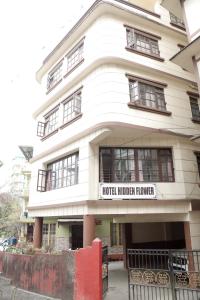 os hotel hidden flower