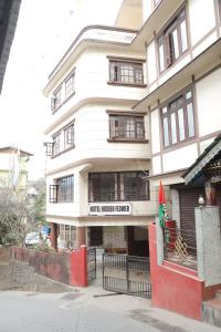 os hotel hidden flower