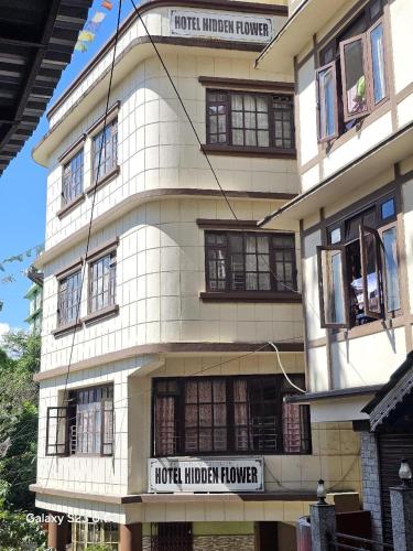 os hotel hidden flower