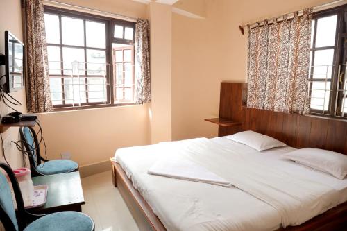 os hotel hidden flower