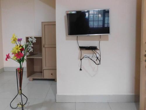 os hotel hidden flower