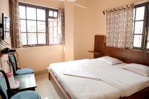 os hotel hidden flower