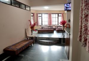 os hotel hidden flower