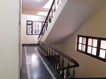 os hotel hidden flower