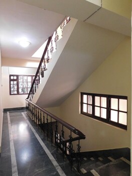 os hotel hidden flower