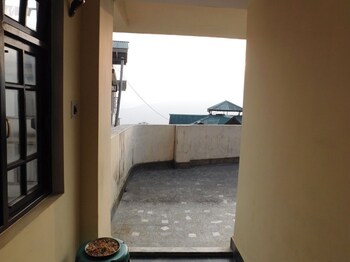 os hotel hidden flower