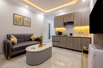 Saltstayz Residences Sector 45,,5 star