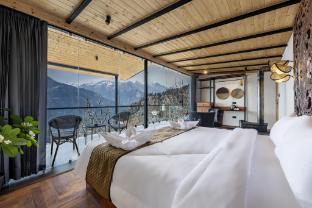 echor himalayan sky cabins sethan manali