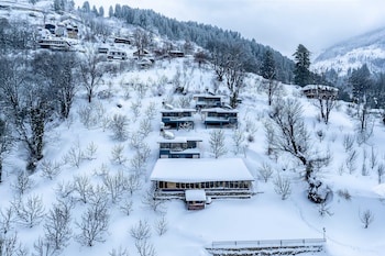 echor himalayan sky cabins sethan manali
