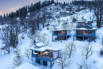 echor himalayan sky cabins sethan manali