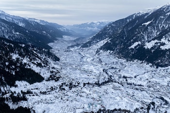 echor himalayan sky cabins sethan manali