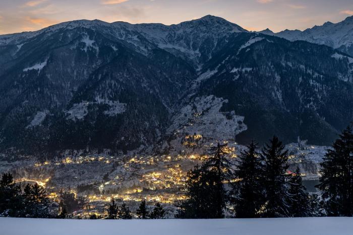 echor himalayan sky cabins sethan manali