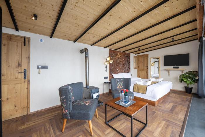 echor himalayan sky cabins sethan manali