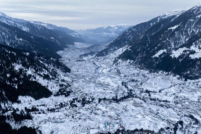 echor himalayan sky cabins sethan manali
