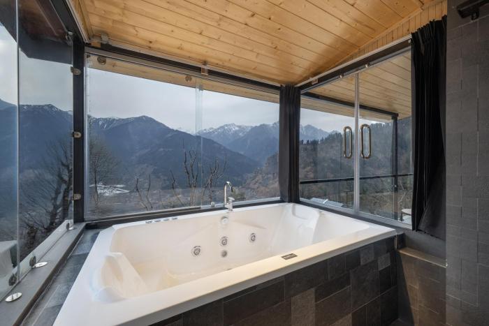 echor himalayan sky cabins sethan manali