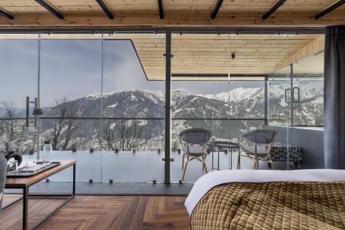 echor himalayan sky cabins sethan manali