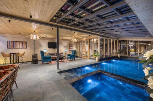 echor himalayan sky cabins sethan manali