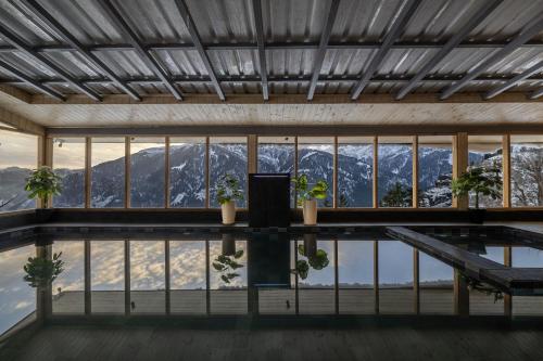 echor himalayan sky cabins sethan manali