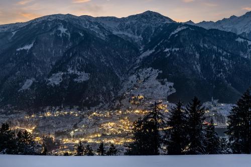 echor himalayan sky cabins sethan manali