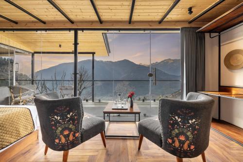 echor himalayan sky cabins sethan manali