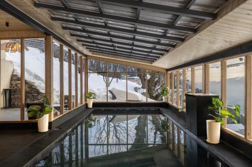 echor himalayan sky cabins sethan manali