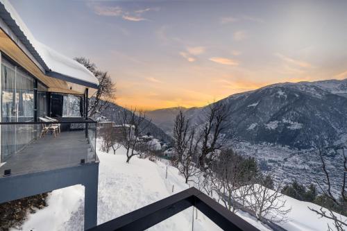 echor himalayan sky cabins sethan manali