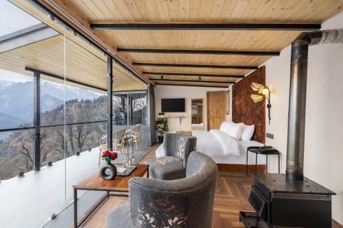 echor himalayan sky cabins sethan manali