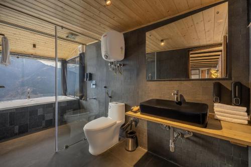 echor himalayan sky cabins sethan manali