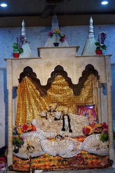 Omji Ashram- Pyare Mohan Dham,,3 star