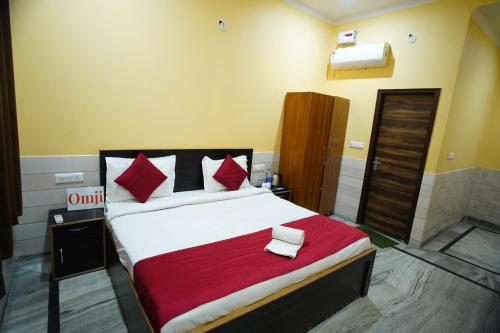 Omji Ashram- Pyare Mohan Dham,,3 star