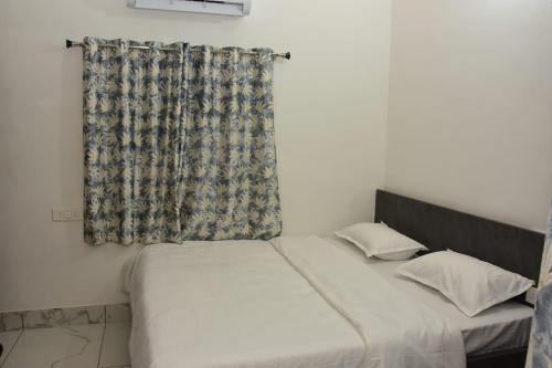 Hotel Maa Karni Darbar,,2 star