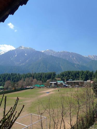 flora and fauna guest house pahalgam